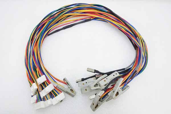 8 pcs Coin Cell Testing Clips with Cables For CST Battery Analyzers (3.5M) - BACC8CST - Thasar Store